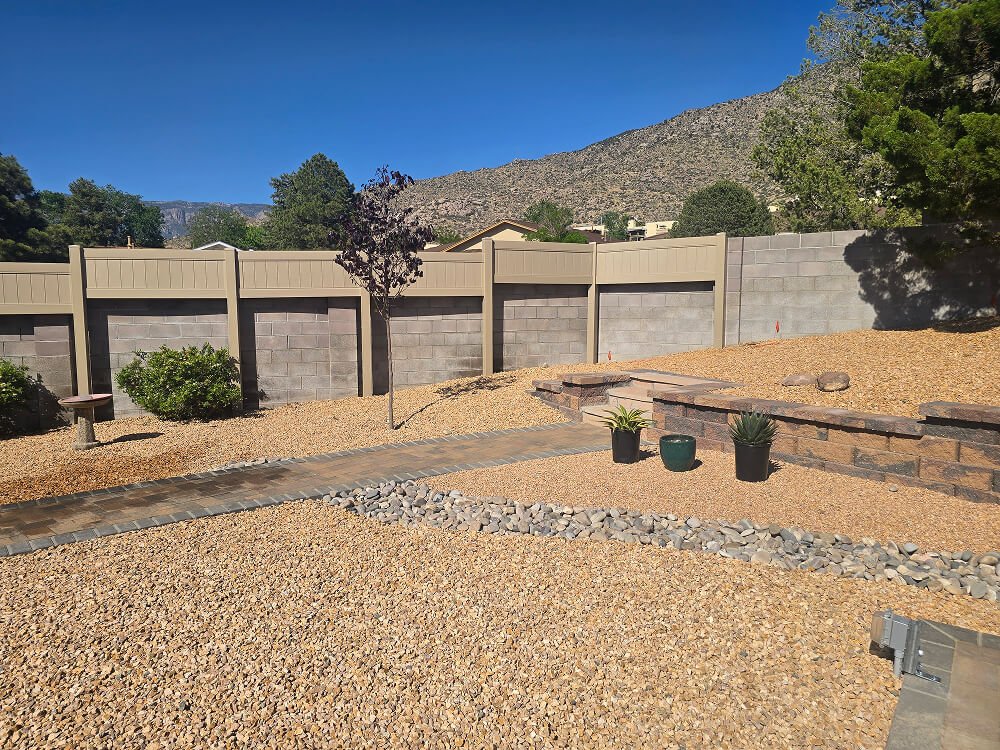 Removable privacy vinyl fencing in Albuquerque NM